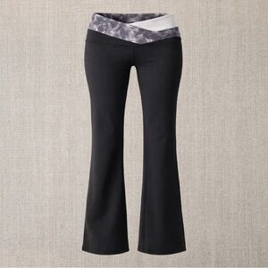 Lululemon Vintage Astro Pant (Regular) - Black/White